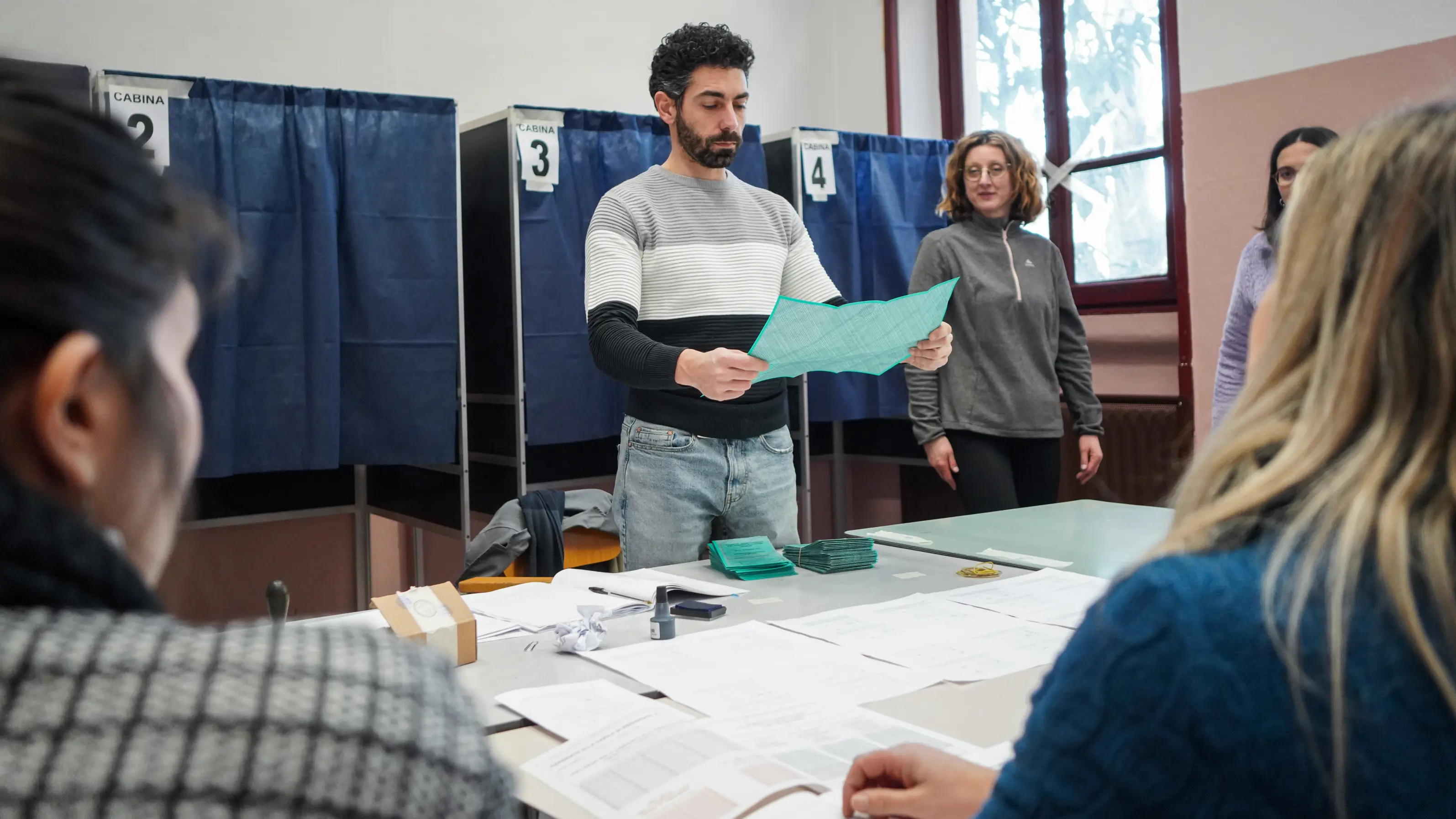 12/01/2023 Milano. Inizio dello scrutinio per le elezioni regionali della Lombardia