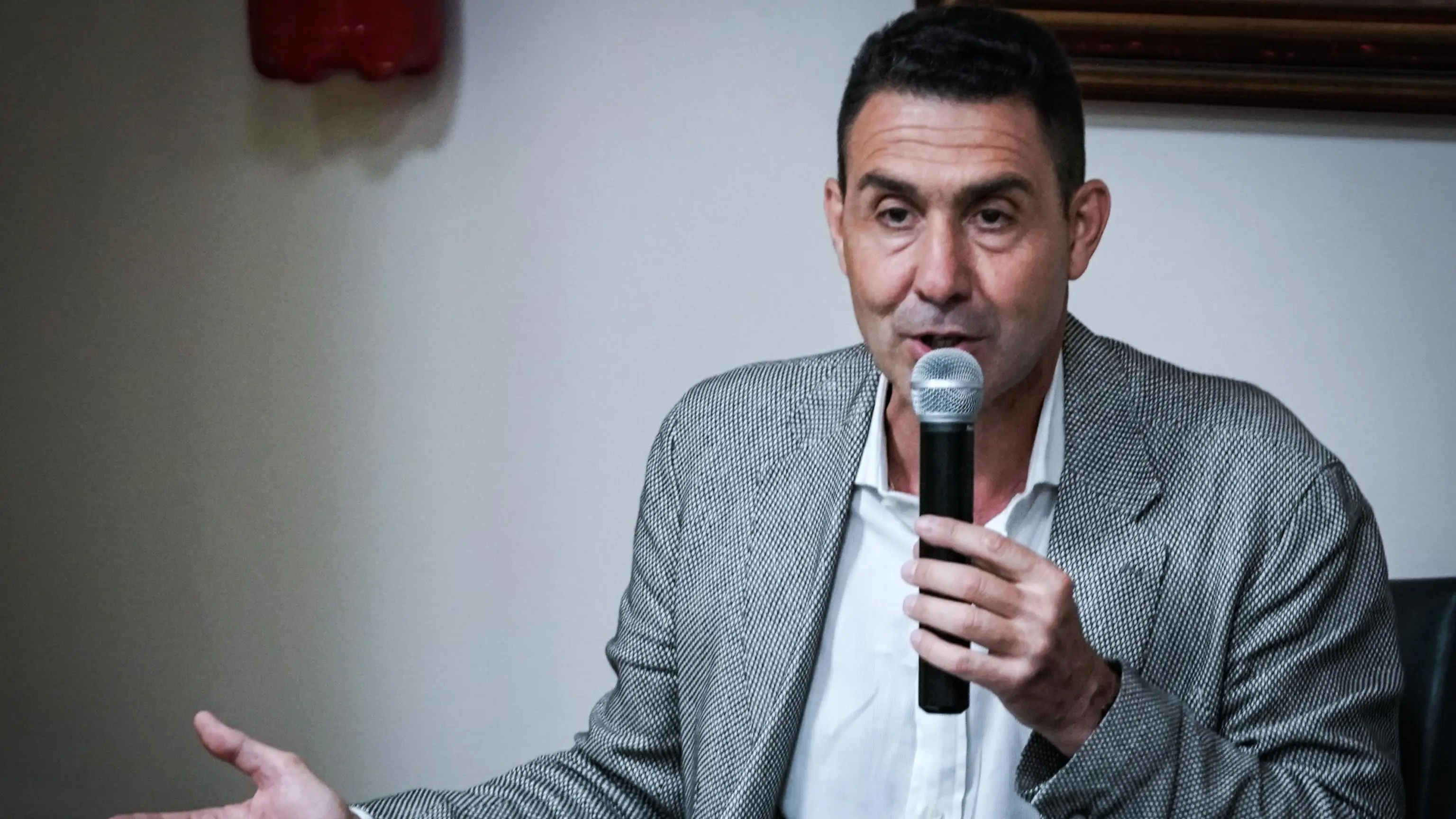 Vannacci a Vigevano, bacchettata alla Lega: «Islamici in lista solo per i voti»