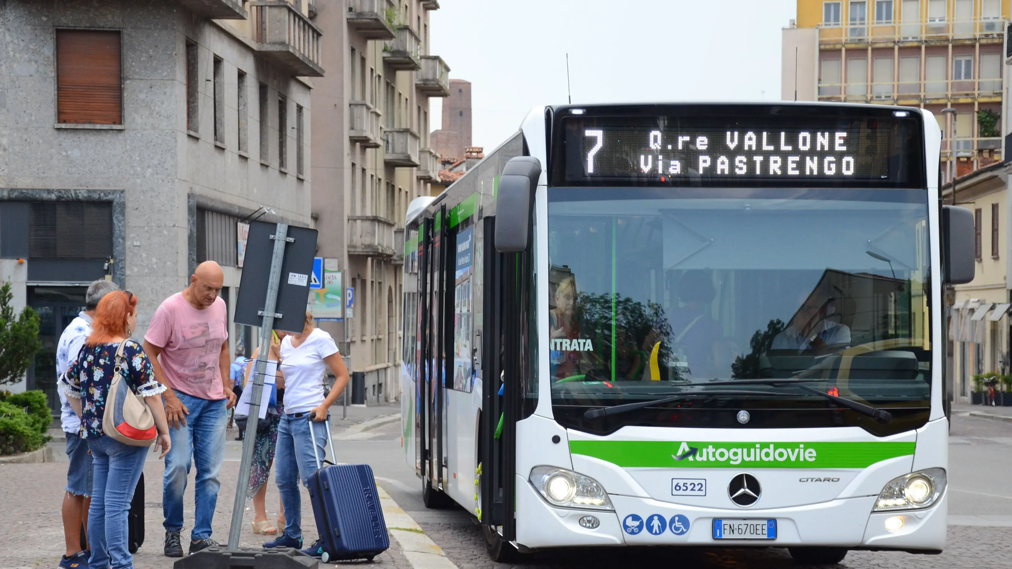 Un autobus del trasporto pubblico a Pavia