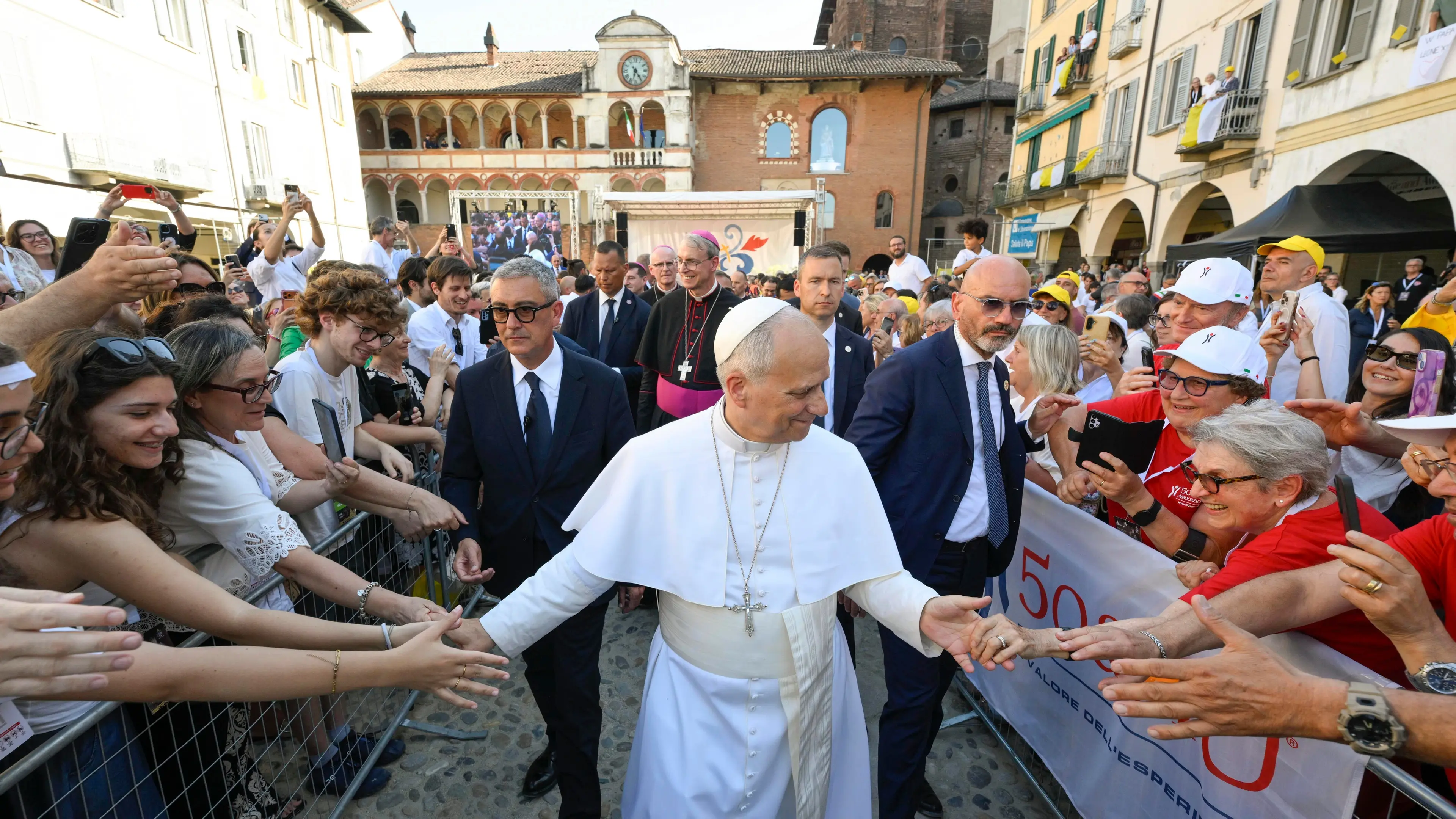 Papa Leone XIV a Pavia: «Siate buoni cittadini»