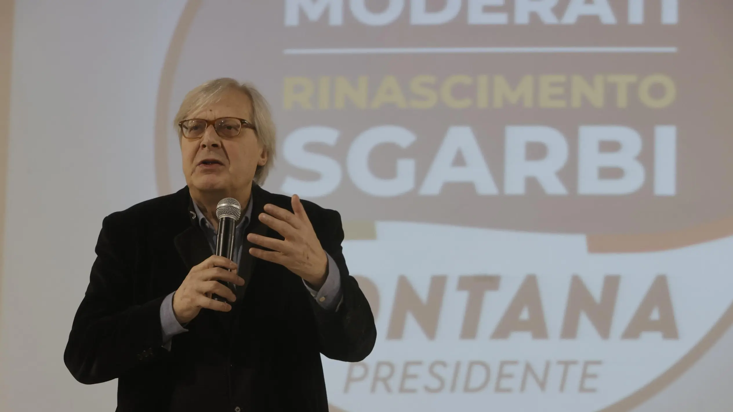 Sgarbi battitore libero per Fontana: «Qui per i delusi del centrodestra»