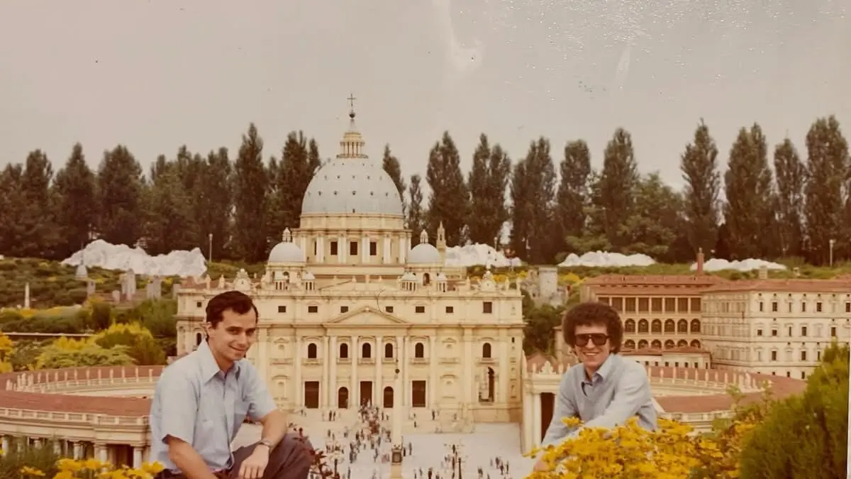 Robert Prevost (ora papa Leone XIV) con l'amico Giovanni Lenzi alla Minitalia
