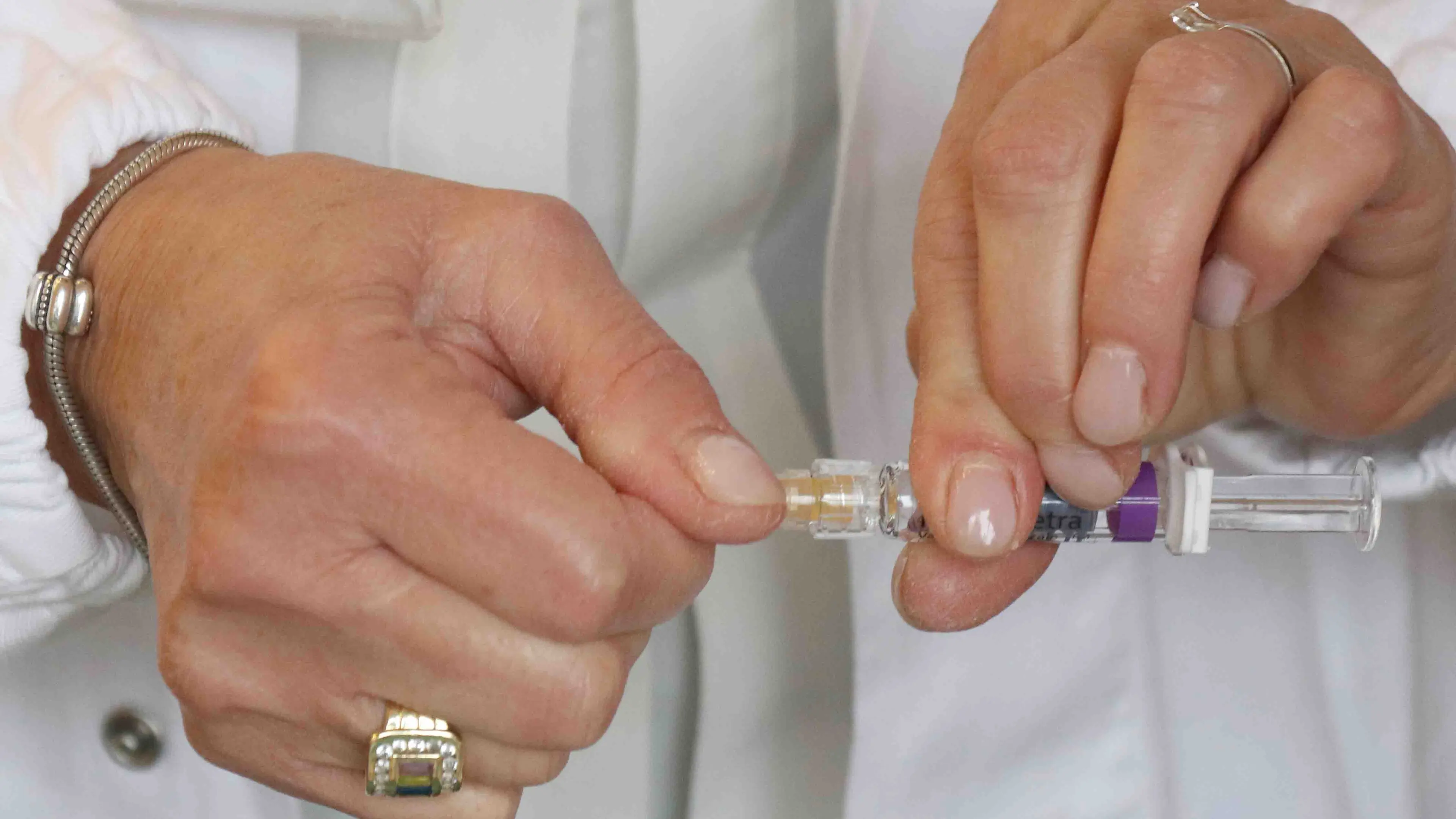 PRESENTAZIONE CAMPAGNA VACCINAZIONE ANTINFLUENZALE VACCINO ALL ASL DI VIA CASSOLI