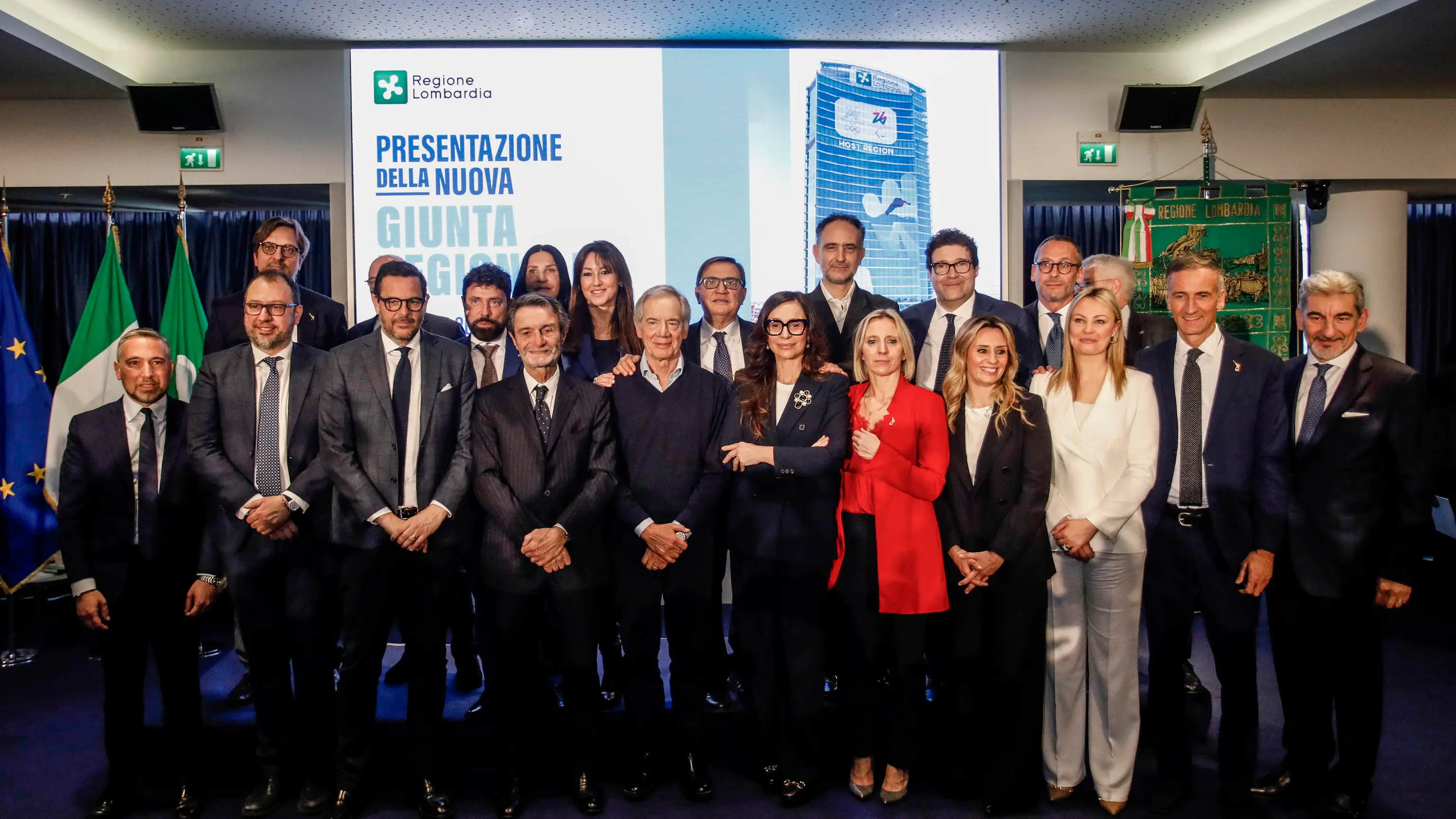 Il Presidente Attilio Fontana con tutti gli Assessori e i Sottosegretari alla presentazione della nuova giunta regionale nel sala Biagi a Palazzo Lombardia a Milano, 10 marzo 2023.ANSA/MOURAD BALTI TOUATI