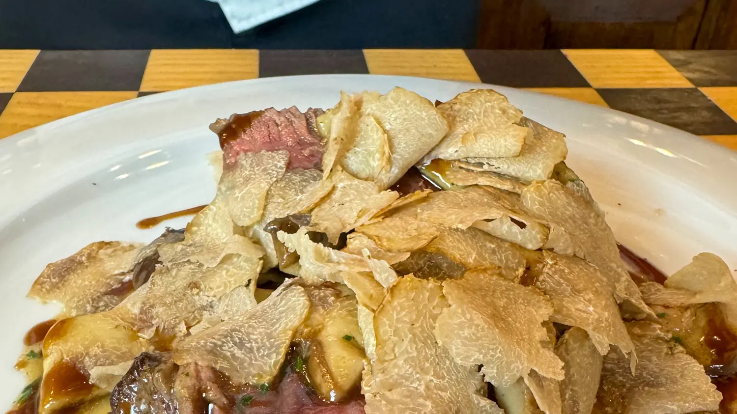 Erbe, funghi e tartufo: il super filetto di manzo di chef Ricciardella